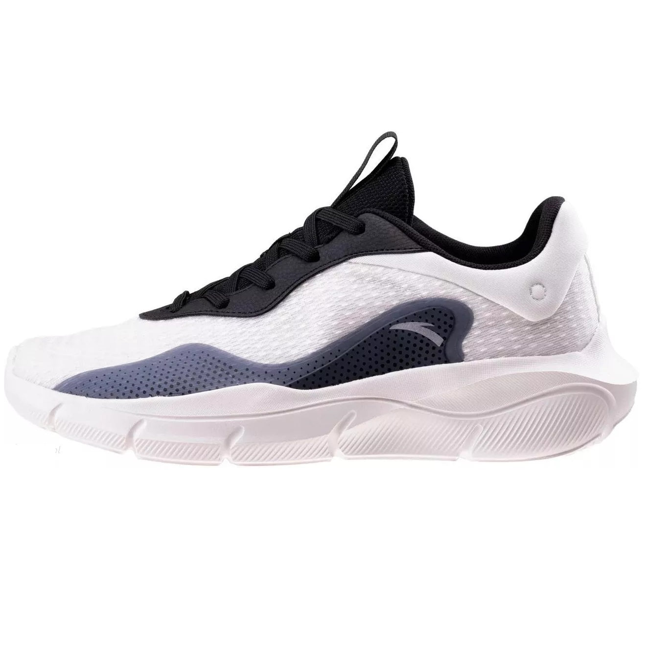 CROSS-TRAINING SHOES