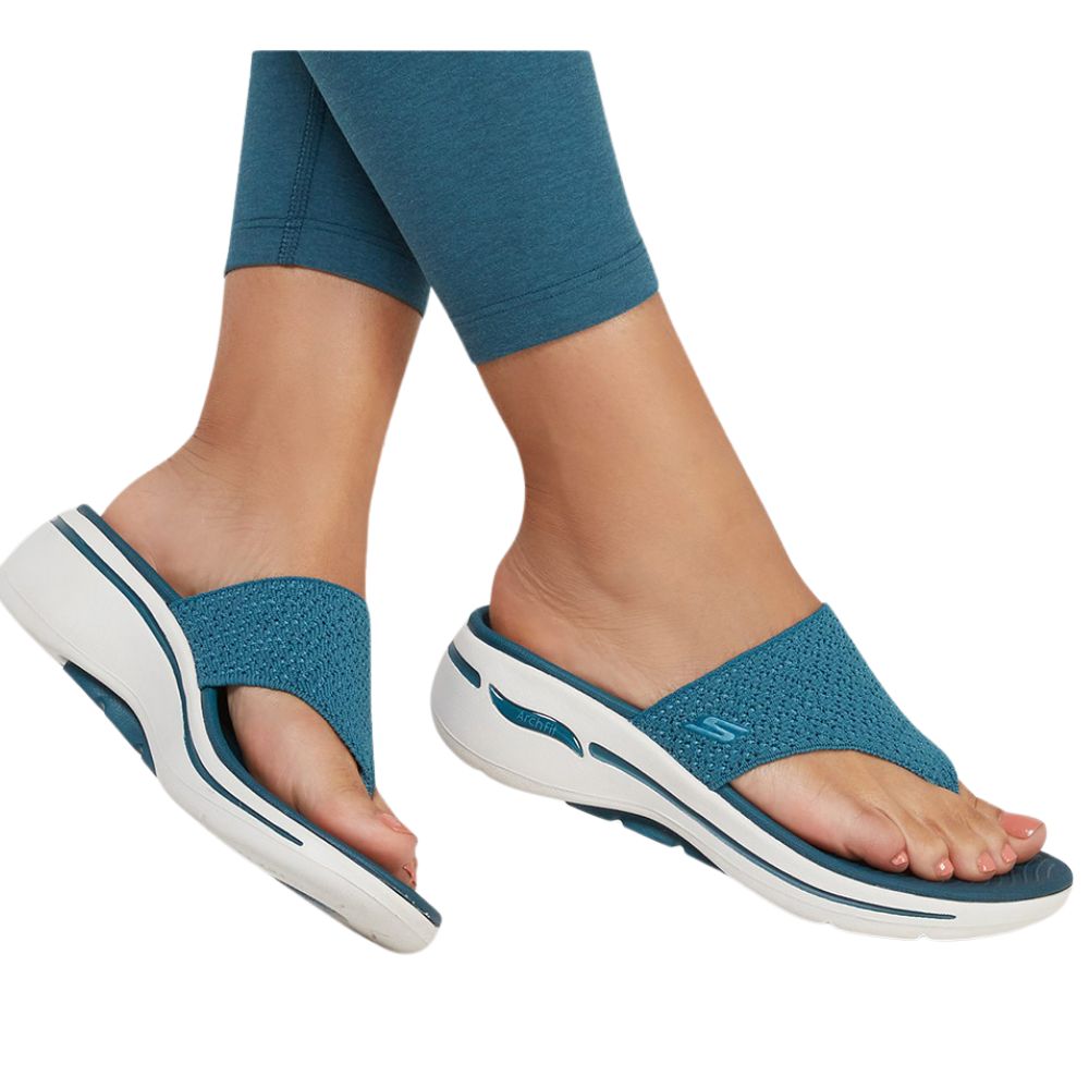 SKECHERS Women's GO WALK ARCH FIT - WEEKENDER